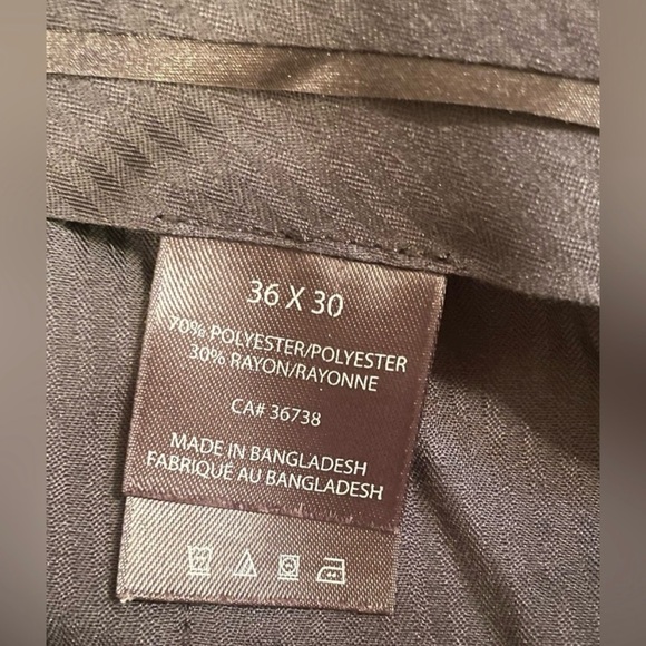 Kenneth Cole Men's Black Dress Pant. Size 36
Waist 34 Leg. Great Condition - Picture 5 of 6